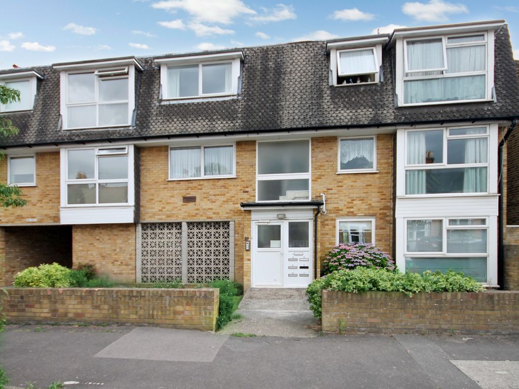 2 bed flat for sale in Flat 1, 33 Malmesbury Road, South Woodford, London E18, £360,000