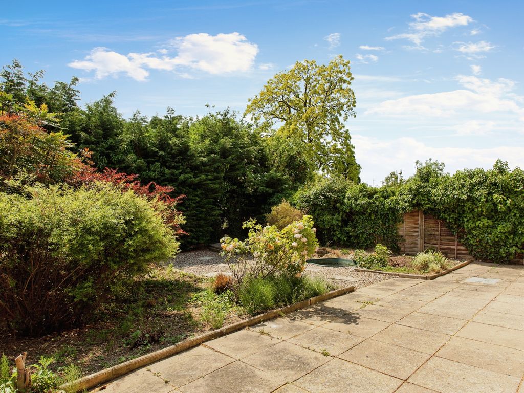 3 bed end terrace house for sale in Barrons Way, Comberton, Cambridge, Cambridgeshire CB23, £425,000