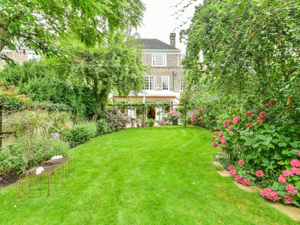 6 bed detached house for sale in Hamilton Terrace, St. John