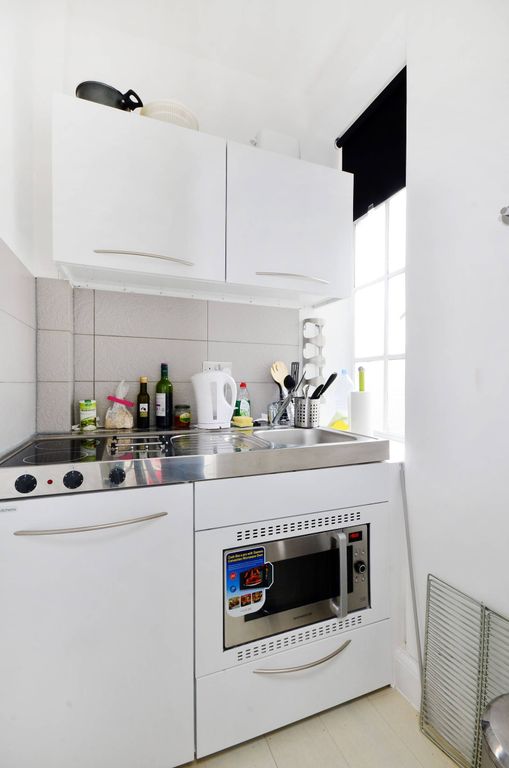 Studio for sale in Upper Woburn Place, Bloomsbury, London WC1H, £350,000