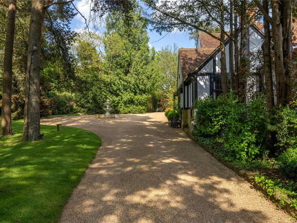 9 bed detached house for sale in Oxted, Surrey RH8, Surrey,, £3,995,000
