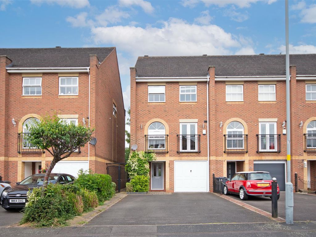 3 bed town house for sale in Warren House Walk, Sutton Coldfield B76, £425,000
