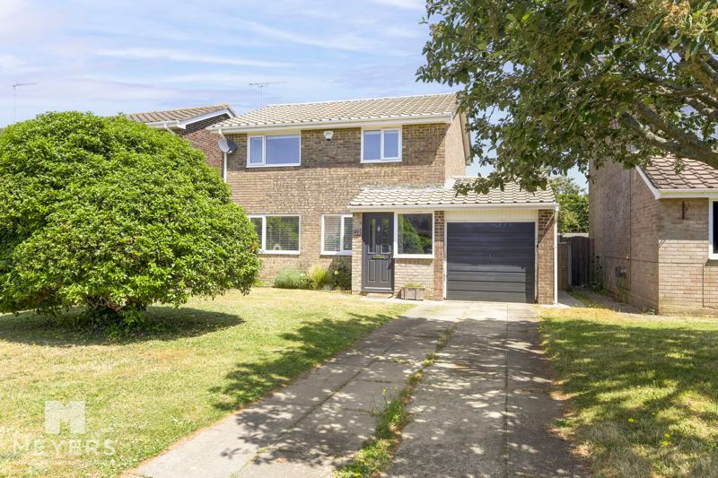 3 bed detached house for sale in Hillside Road, Wool BH20., £430,000