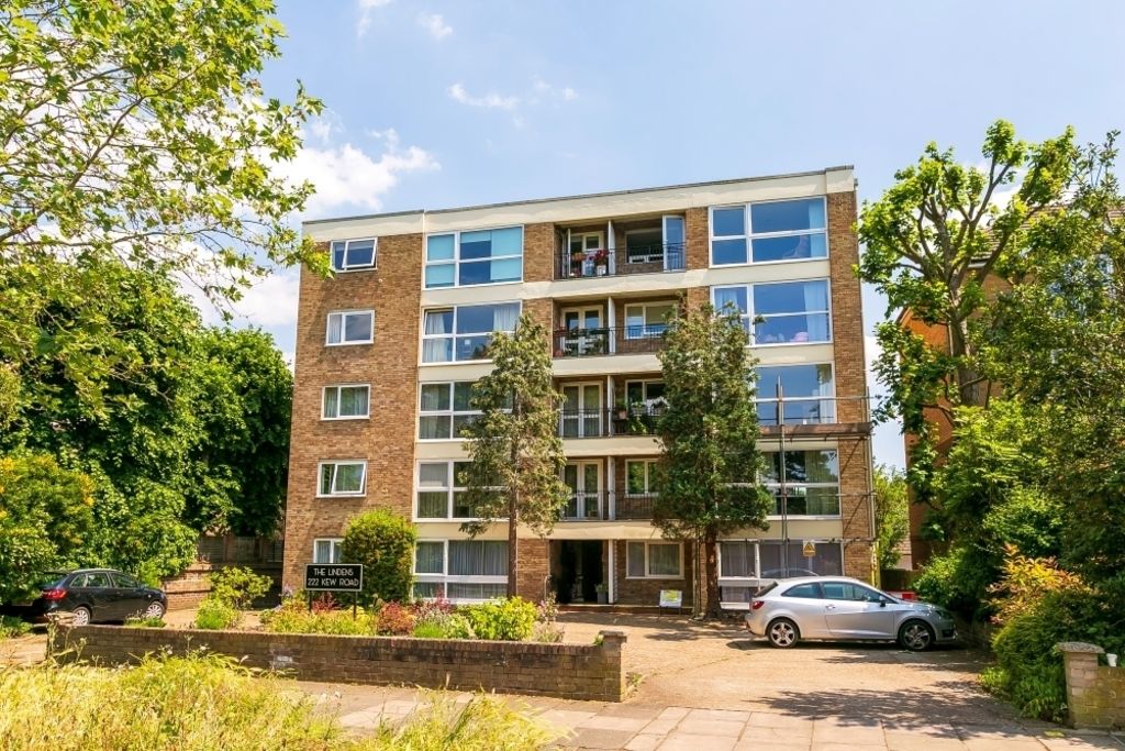 2 bed flat for sale in The Lindens, Kew Road, Kew, Richmond TW9, £469,950