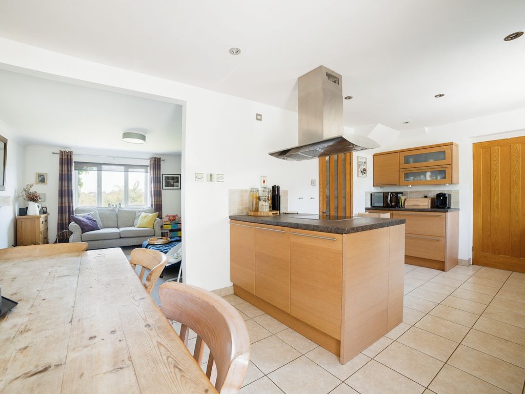 4 bed detached house for sale in Pightle Way, Norwich NR9, £450,000