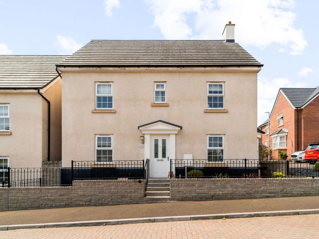 4 bed detached house for sale in Ffordd Bevan, Pontrhydyrun NP44, £360,000