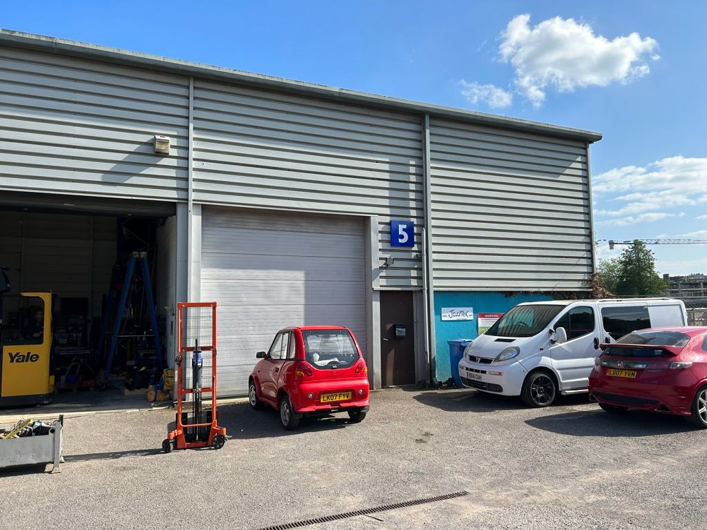 Industrial to let in Victoria Park Business Centre, Midland Road, Bath, Bath And North East Somerset BA1, £15,900 pa