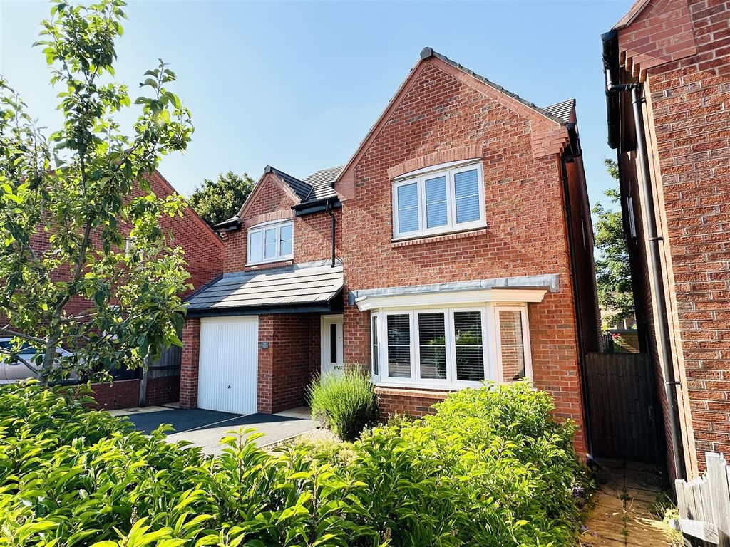 4 bed detached house for sale in Holcroft Drive, Cuddington, Northwich CW8, £425,000