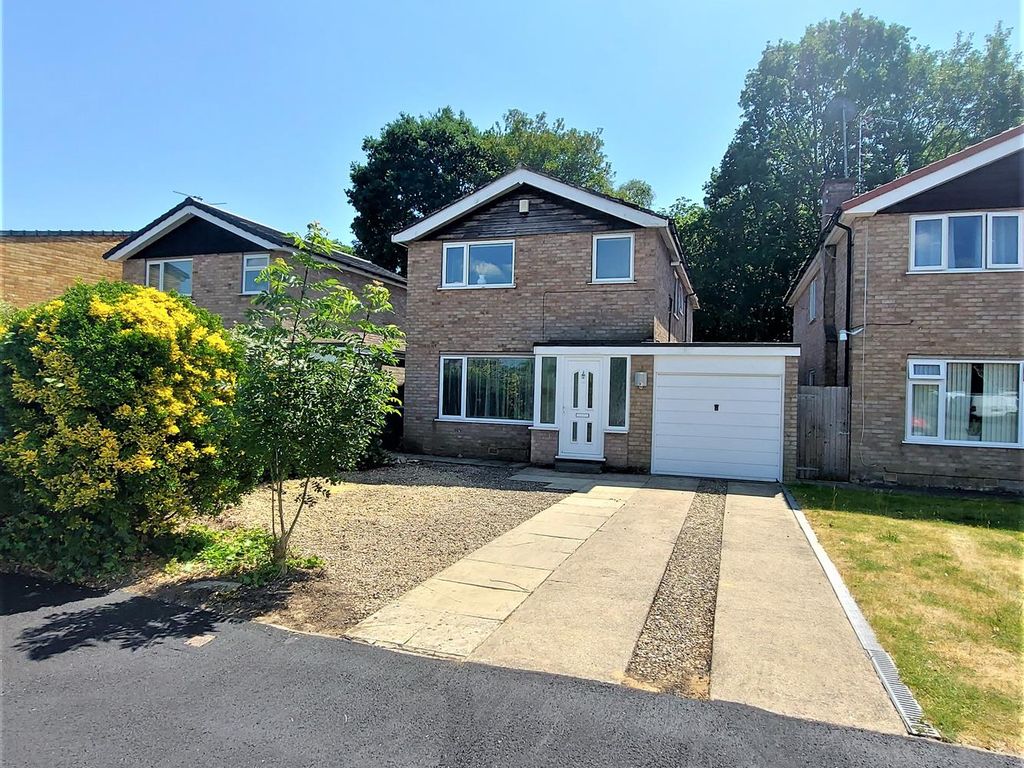 4 bed detached house for sale in Acomb Wood Close, York YO24, £400,000