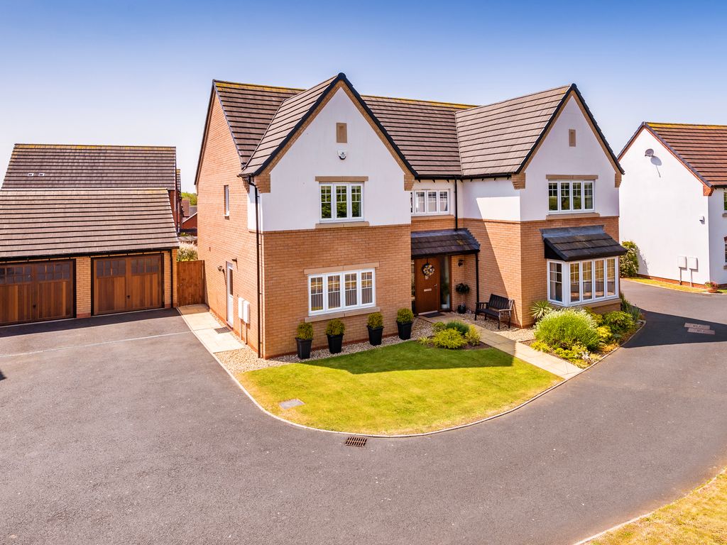 5 bed detached house for sale in Daffodil Drive, Gnosall, Stafford ST20, £625,000