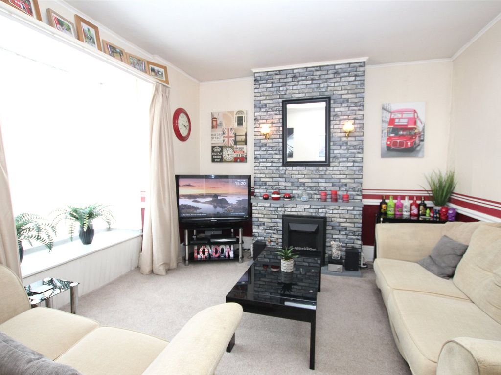 1 bed flat for sale in Halse Road, Brackley NN13, £147,500