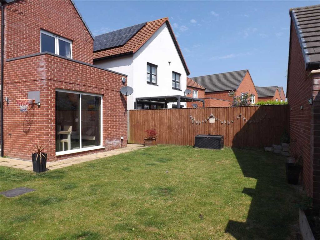 4 bed detached house for sale in Harvester Way, Clowne, Chesterfield S43, £360,000