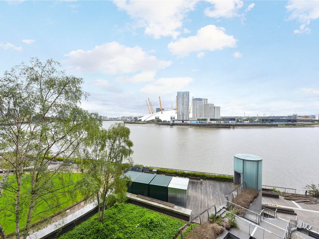 2 bed flat for sale in New Providence Wharf, 1 Fairmont Avenue, Canary Wharf, London E14, £650,000