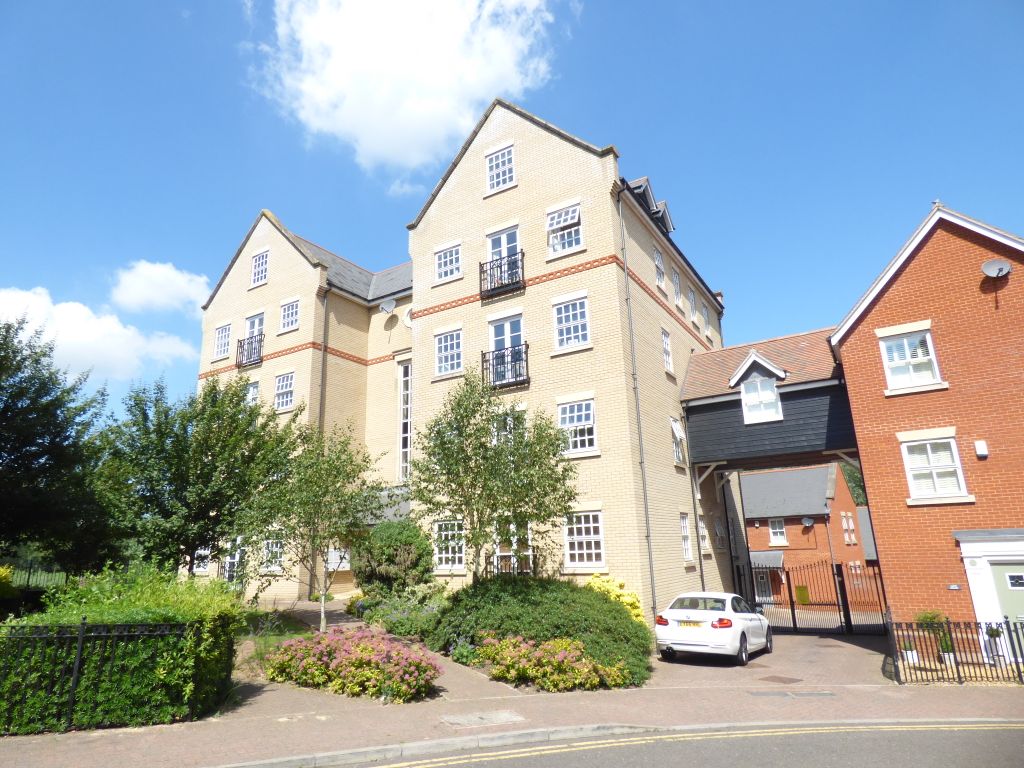 3 bed flat for sale in St. Marys Fields, Colchester CO3, £230,000