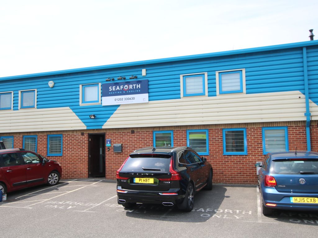 Light industrial to let in Witney Road, Nuffield Industrial Estate, Poole BH17, £22,000 pa