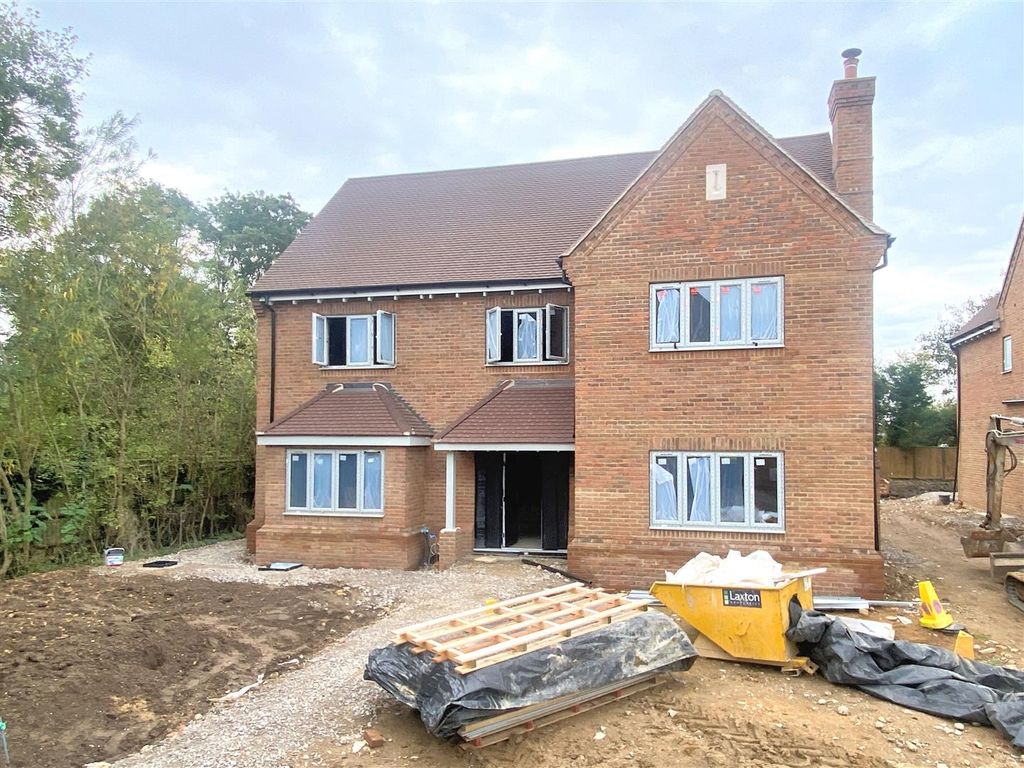 5 bed detached house for sale in Jubilee Gardens, Aston Clinton HP22, £1,295,000