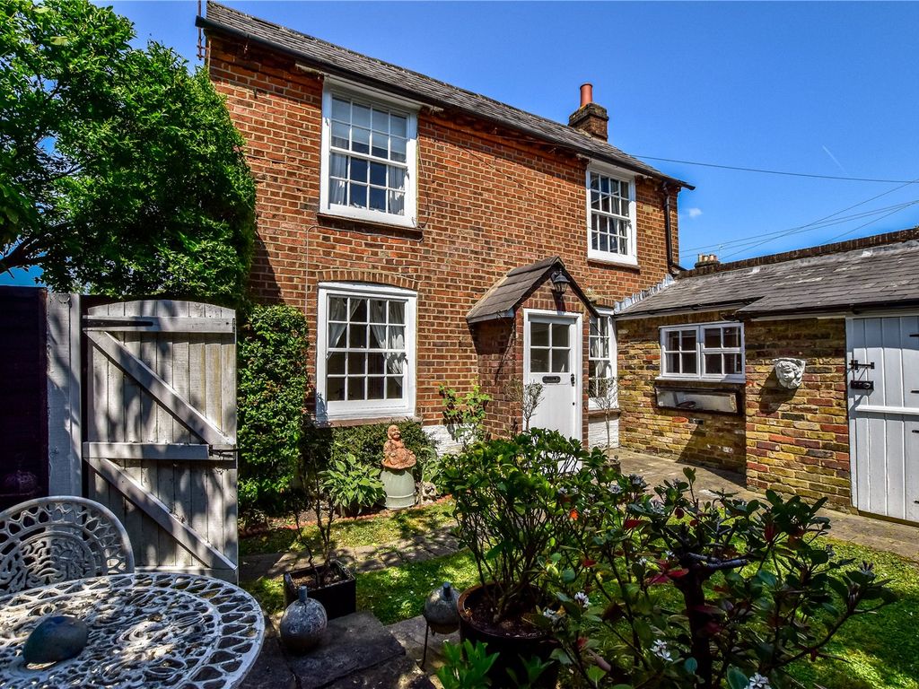 2 bed detached house for sale in George Street, Chesham, Buckinghamshire HP5, £450,000