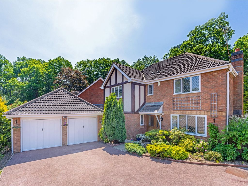 4 bed detached house for sale in Lupin Ride, Crowthorne, Berkshire RG45, £725,000