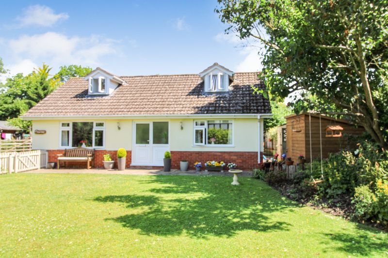 4 bed detached house for sale in Pembridge, Herefordshire HR6, £379,000
