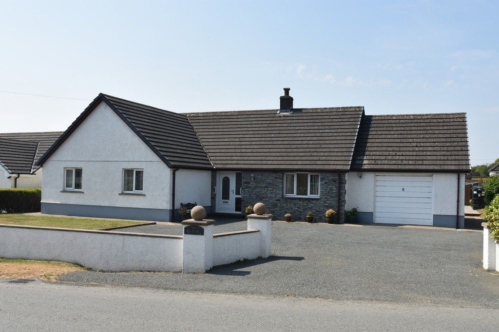 3 bed detached bungalow to rent in Efailwen, Clynderwen SA66, £1,000 pcm