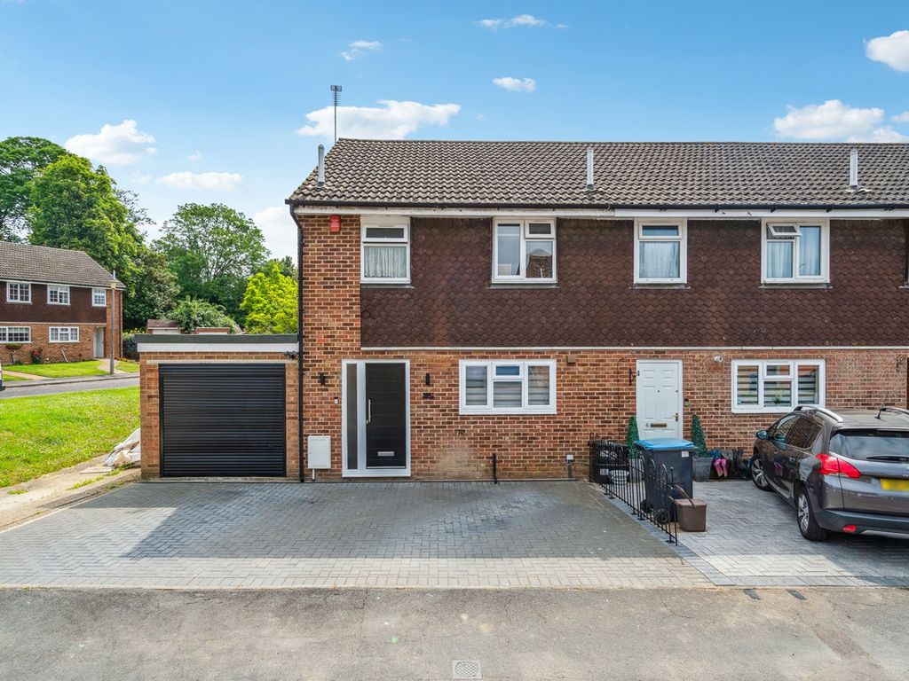 3 bed end terrace house for sale in Azalea Way, George Green, Slough SL3, £525,000