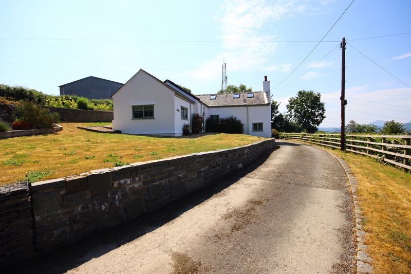 3 bed cottage for sale in Ffordd Llwyn Du, Eglwysbach, Colwyn Bay LL28, £425,000