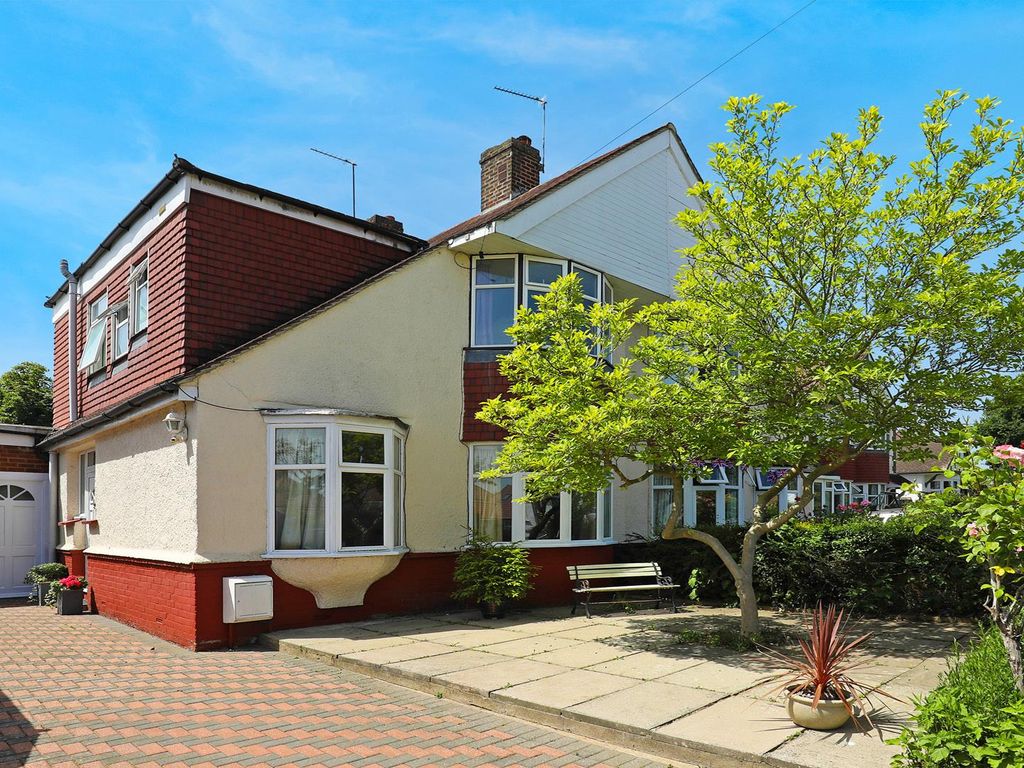 5 bed semi-detached house for sale in Barnham Road, Greenford UB6, £750,000