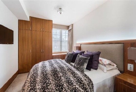 2 bed flat for sale in Upper Grosvenor Street, London W1K, £2,800,000