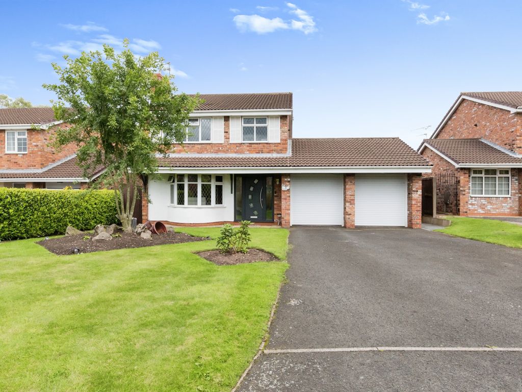 4 bed detached house for sale in Bentley Drive, Crewe, Cheshire CW1, £390,000
