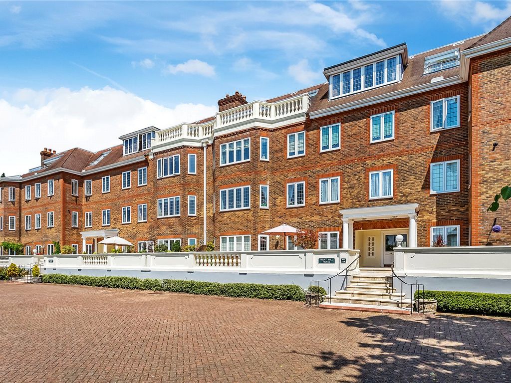 3 bed flat for sale in Wray Mill House, Batts Hill, Reigate, Surrey RH2, £725,000