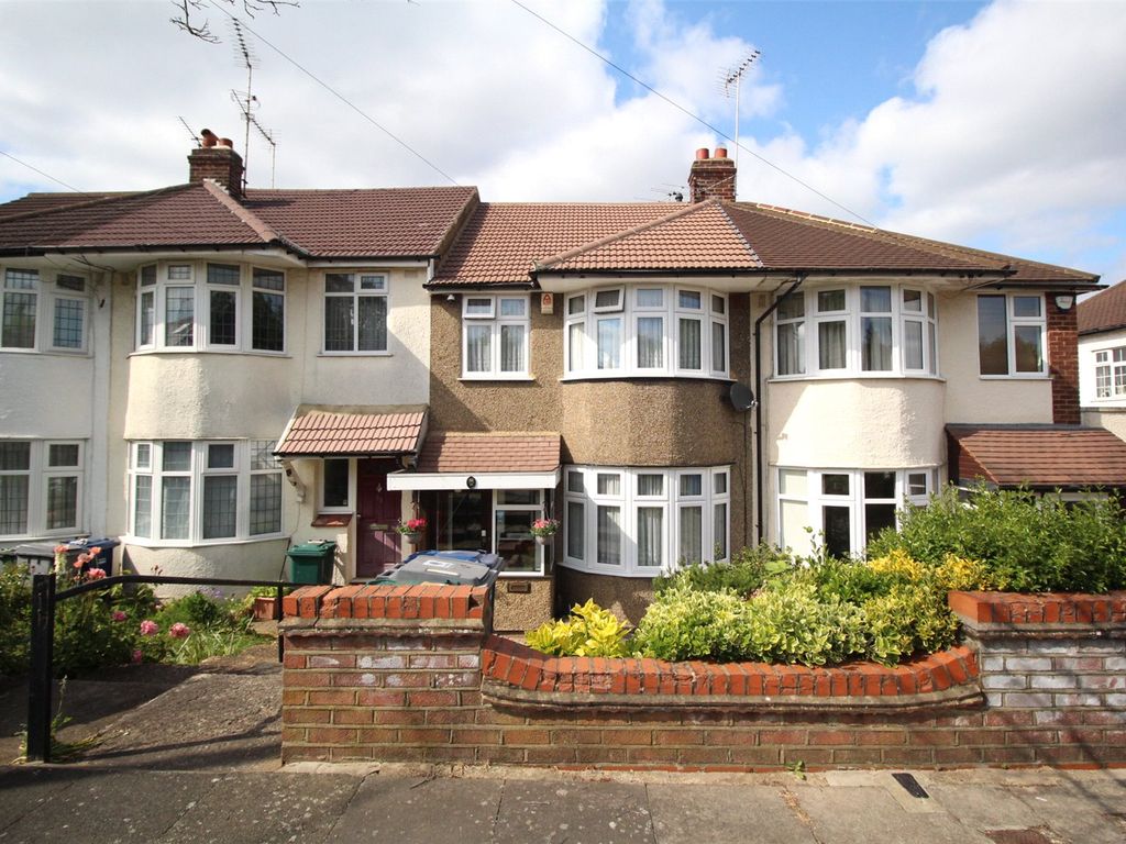 3 bed terraced house for sale in Derwent Avenue, Barnet, Hertfordshire EN4, £600,000