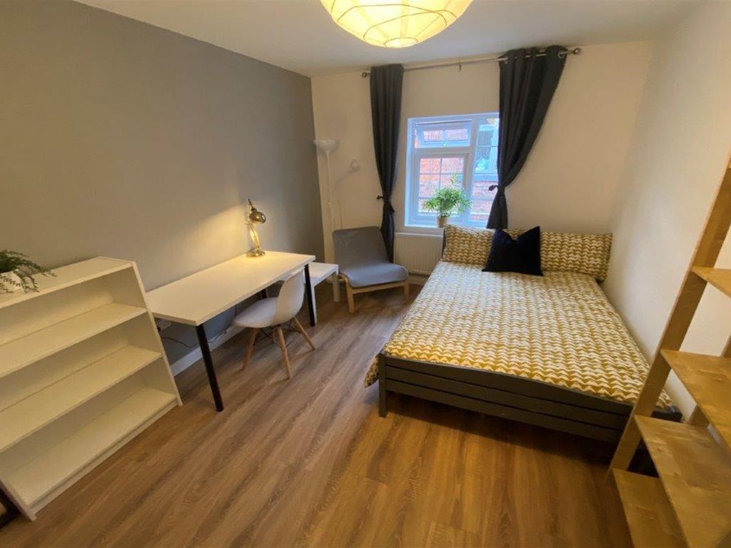 1 bed flat to rent in High Road, Beeston NG9, £672 pcm