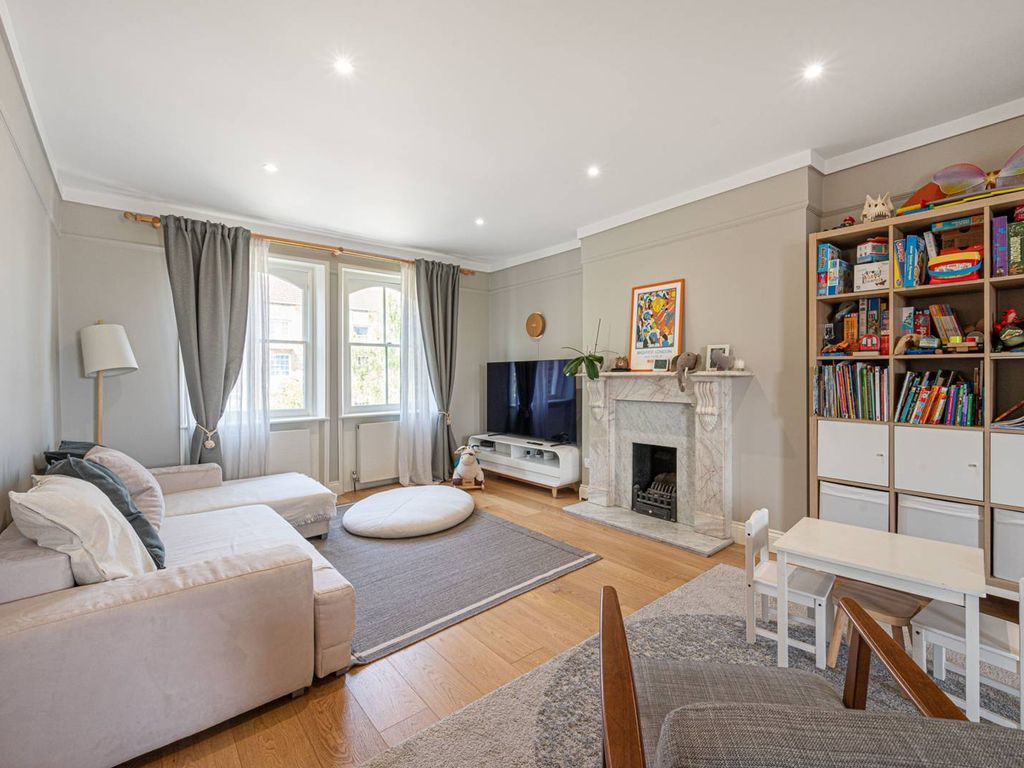 3 bed flat for sale in Parkhill Road, Belsize Park, London NW3, £1,500,000