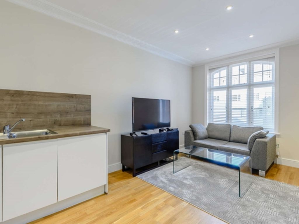 1 bed flat to rent in King Street, London W6, £2,300 pcm