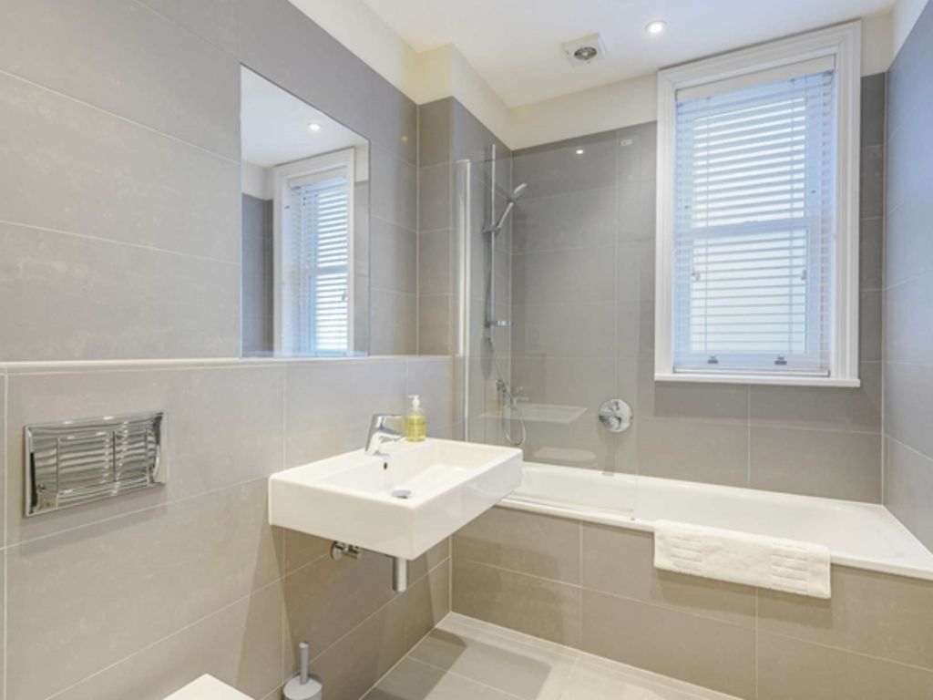 1 bed flat to rent in King Street, London W6, £2,300 pcm