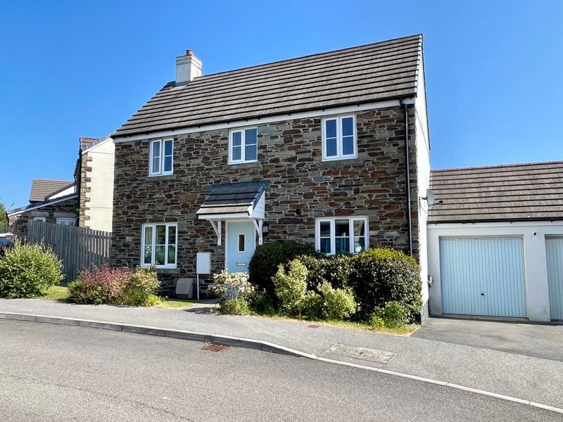 3 bed detached house for sale in Du Maurier Drive, Fowey PL23, £375,000