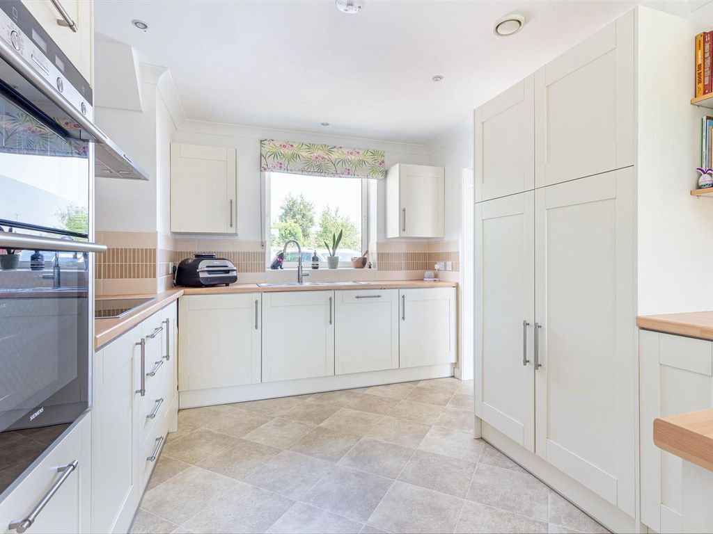 4 bed detached house for sale in Woodbury Park, Holt Heath, Worcester WR6, £600,000