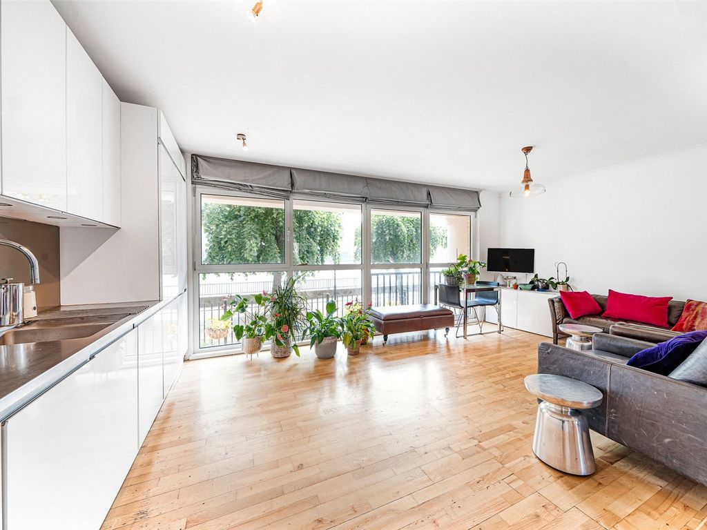 2 bed flat for sale in Lawrence Wharf, Rotherhithe SE16, £425,000