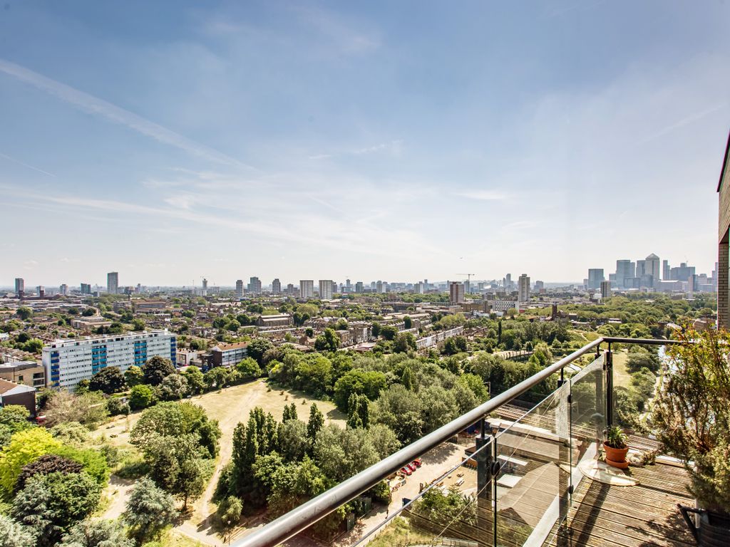3 bed flat for sale in Cadmium Square, London E2, £699,950