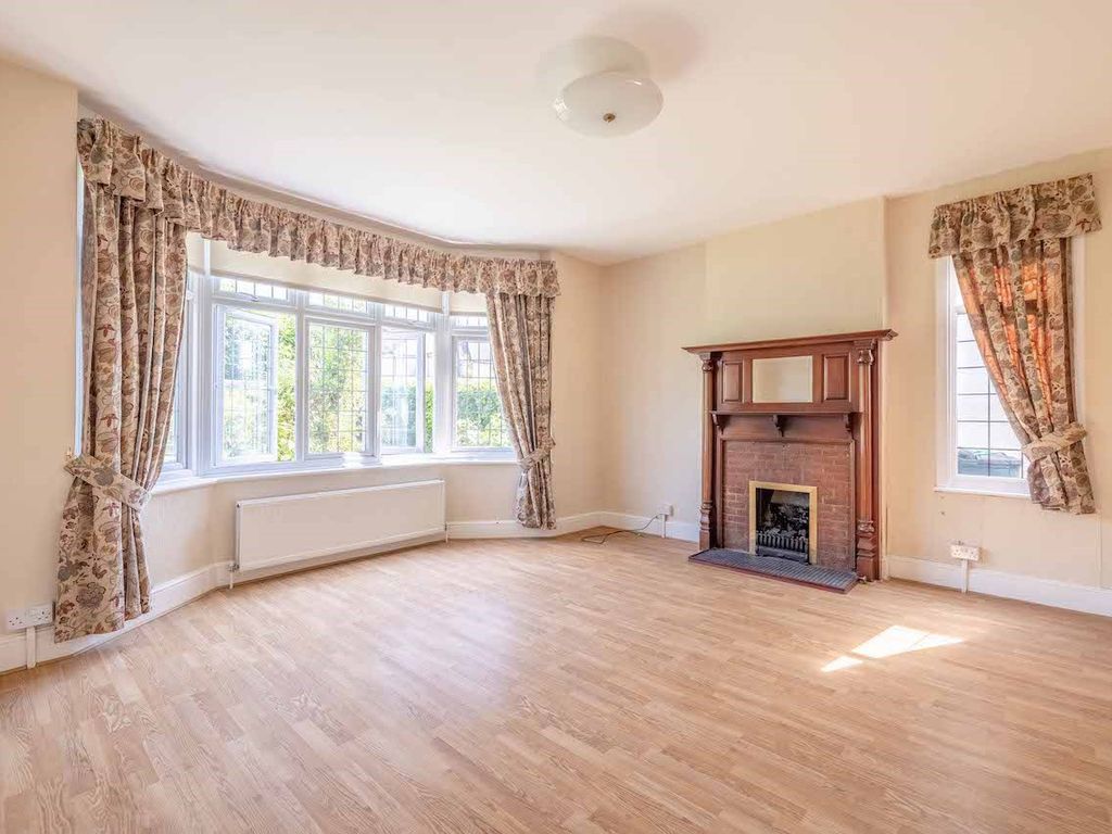 3 bed detached house for sale in Langley Road, Langley SL3, £700,000