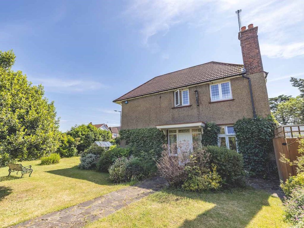 3 bed detached house for sale in Langley Road, Langley SL3, £700,000