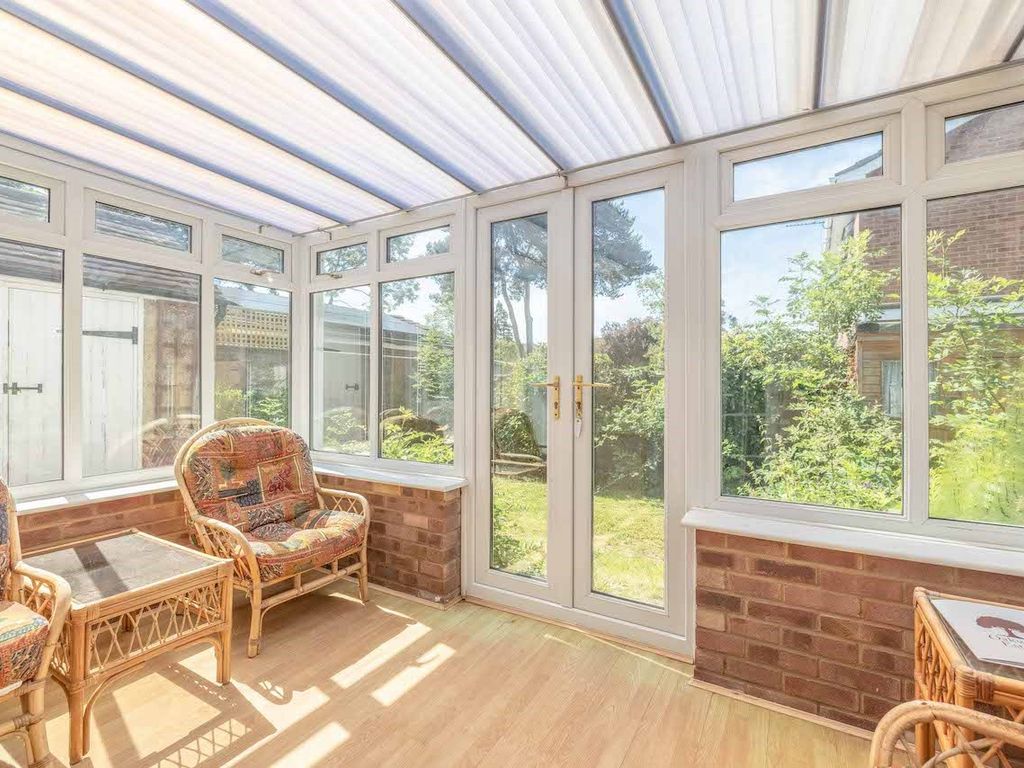 3 bed detached house for sale in Langley Road, Langley SL3, £700,000