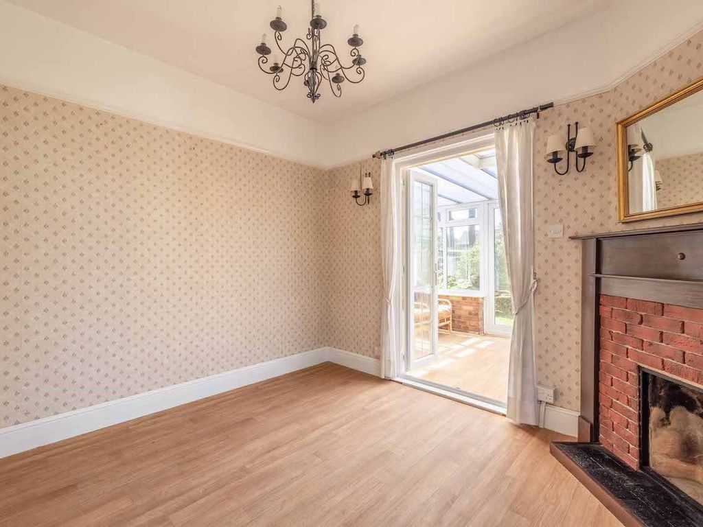 3 bed detached house for sale in Langley Road, Langley SL3, £700,000