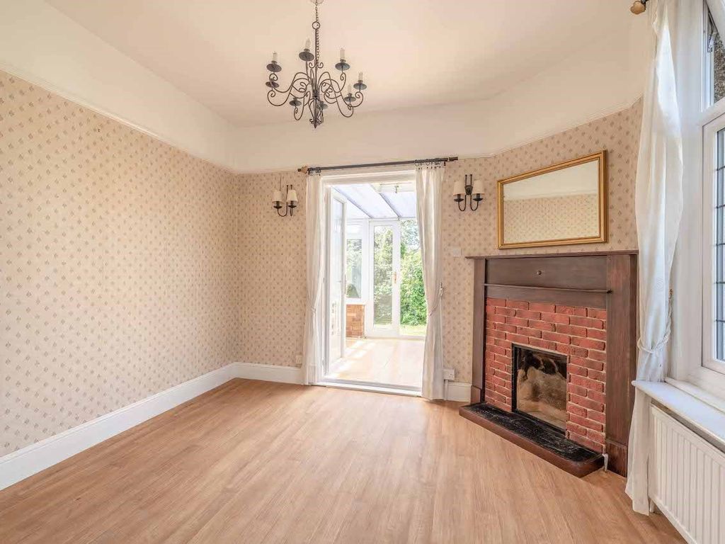 3 bed detached house for sale in Langley Road, Langley SL3, £700,000