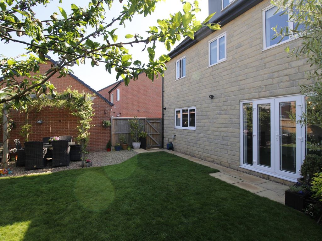5 bed detached house for sale in Insall Way, Auckley, Doncaster DN9, £395,000