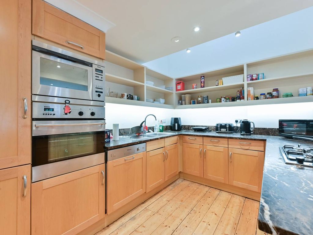 2 bed flat for sale in Astwood Mews, South Kensington, London SW7, £1,350,000