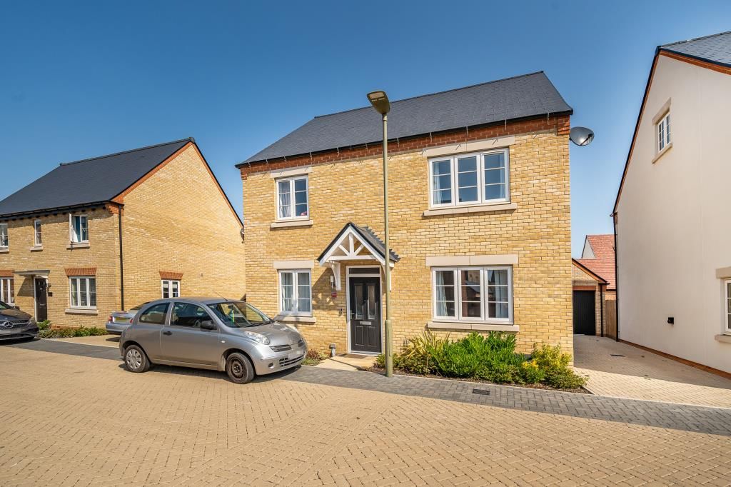 4 bed detached house for sale in Kingsmere, Bicester, Oxfordshire OX26, £525,000