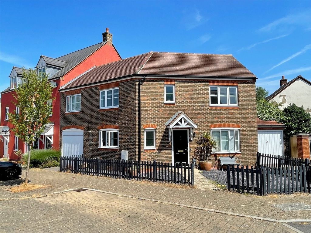 4 bed link-detached house for sale in Hobbs Square, Petersfield, Hampshire GU31, £500,000