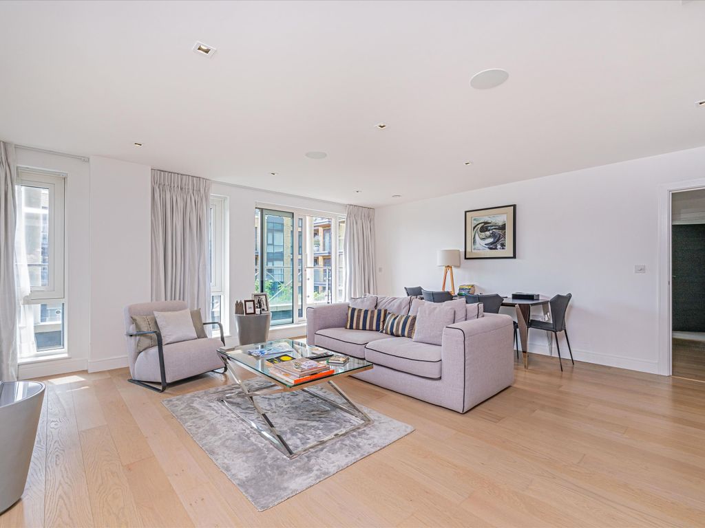 2 bed flat for sale in Kew Bridge Road, Brentford TW8, £850,000