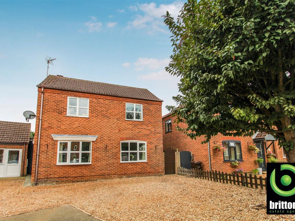 4 bed detached house for sale in Hipkin Road, Dersingham, King's Lynn PE31, £400,000